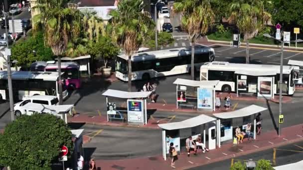 Каннны Франция Августа 2021 Года Уличный Пейзаж Города Люди Автобусных — стоковое видео