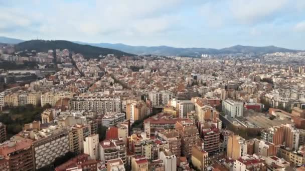 Αεροφωτογραφία Drone Της Βαρκελώνης Ισπανία Μπλοκ Πολλαπλά Κτίρια Κατοικιών Δρόμους — Αρχείο Βίντεο