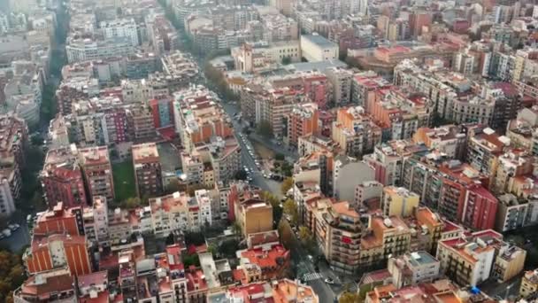 Flygdrönare Utsikt Över Barcelona Spanien Block Med Flera Bostadshus Gator — Stockvideo