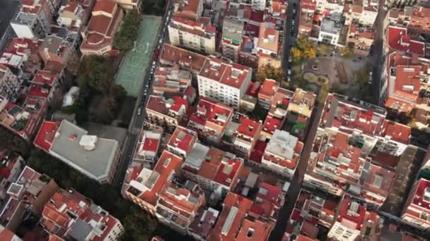 Вид Воздуха Барселону Испания Блоки Несколькими Жилыми Зданиями Парком Судами — стоковое видео