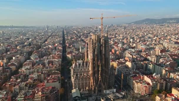 무인기로 스페인 바르셀로나를 수있습니다 주거용 사그라다 파밀리아가 — 비디오