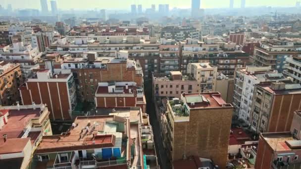 Flygdrönare Utsikt Över Barcelona Spanien Flera Bostads Och Kontorsbyggnader Medelhavet — Stockvideo