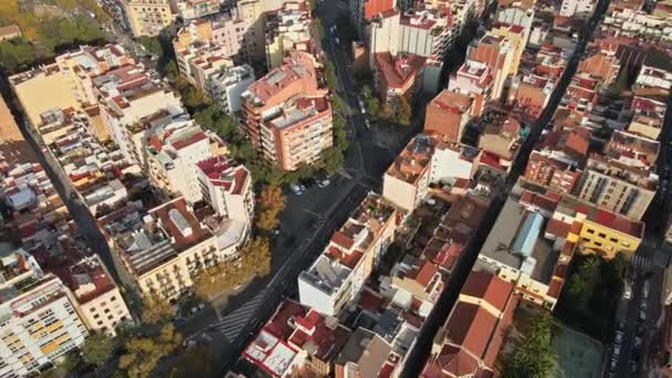 Vista Aérea Del Dron Barcelona España Bloques Con Múltiples Edificios — Vídeos de Stock