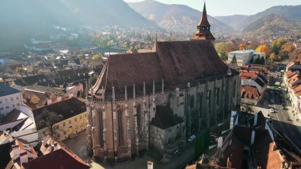 Letecký Pohled Černou Církev Rumunském Brasově Staré Centrum Města Budovami — Stock video