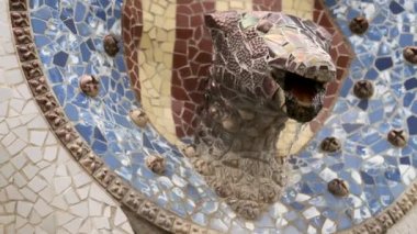 Gaudi seramik Mozaik başkanı Park Guell 'de. Barselona 'da. İspanya