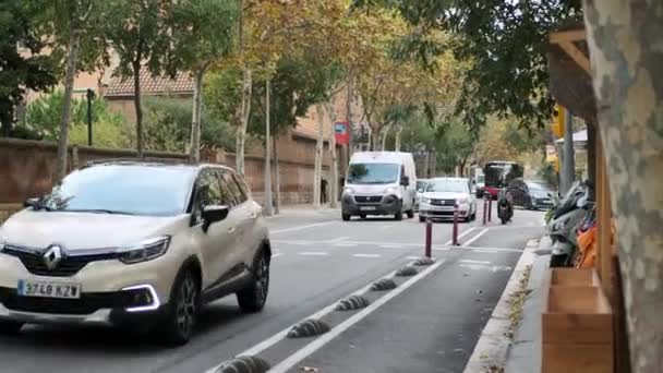 Barcelona Spagna Novembre 2021 Auto Cavallo Strade Della Città Vicino — Video Stock