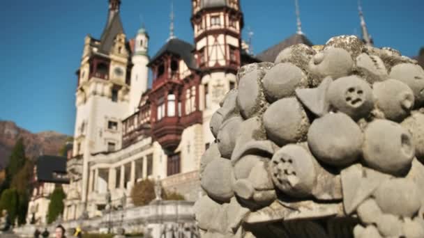 Sinaia Rumänien Oktober 2021 Blick Auf Eine Skulptur Schloss Peles — Stockvideo