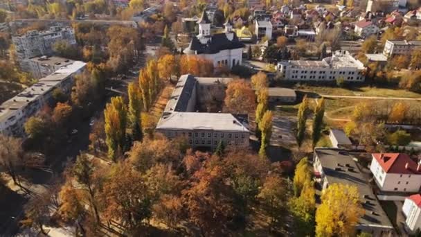 Letecký Pohled Kišiněv Podzim Moldavsku Žlutá Vegetace Více Budov Kostel — Stock video
