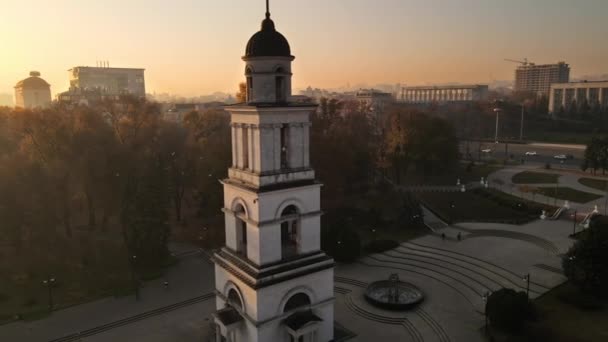 Vista Aérea Del Dron Chisinau Otoño Atardecer Moldavia Parque Central — Vídeo de stock
