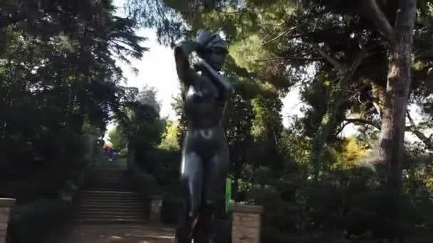Barcelona Spain November 2021 Statue Jardins Laribal Public Garden Barcelona — Stockvideo