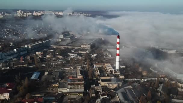 Dron Powietrzny Widok Przemysłowego Dymu Dochodzącego Rury Fabrycznej Pomysł Zanieczyszczenia — Wideo stockowe