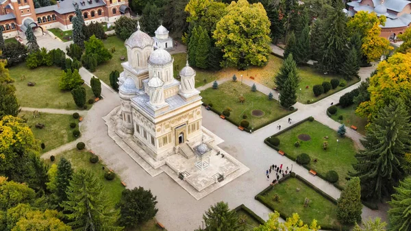 Widok Lotu Ptaka Katedrę Curtea Arges Rumunii Kościół Episkopalny Plac — Zdjęcie stockowe