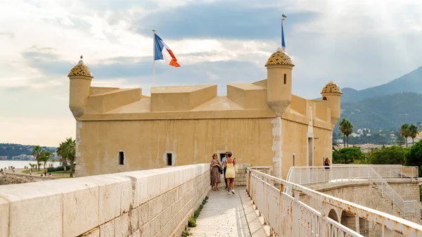 Vista Museu Bastião Menton França Pessoas Parede — Fotografia de Stock