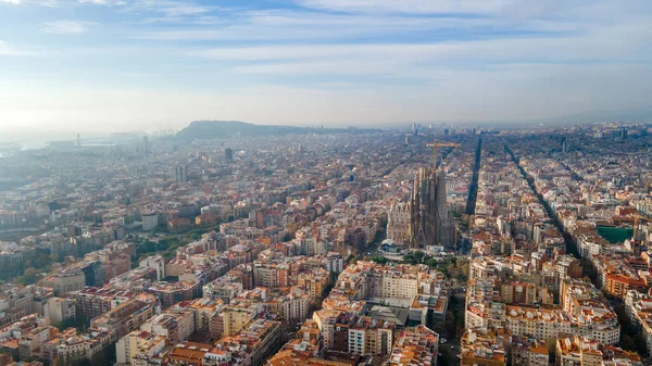 Вид Повітря Барселону Іспанія Блоки Багатьма Будівлями Дорогами Саградою Фамілії — стокове фото