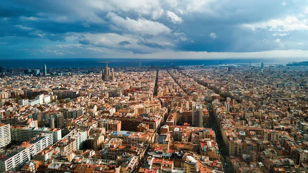Вид Повітря Барселону Іспанія Блоки Декількома Житловими Будинками Зеленими Будівлями — стокове фото