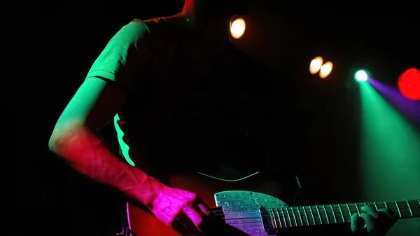 Concert Rock Dans Club Beaucoup Illumination Silhouette Guitariste — Photo