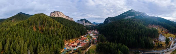 Drone Aéreo Vista Panorâmica Natureza Romênia Montanhas Cárpatas Colinas Rochosas — Fotografia de Stock