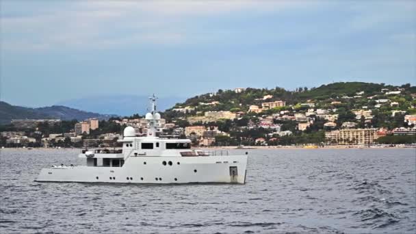Vista Barco Militar Iate Flutuante Cannes Segundo Plano Cannes França — Vídeo de Stock