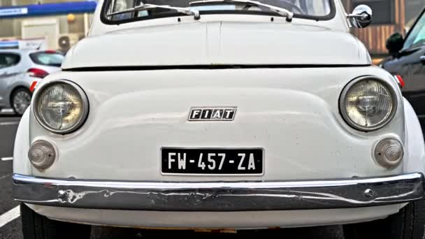 Cannes Frankrijk September 2021 Wit Geparkeerde Vintage Fiat — Stockvideo