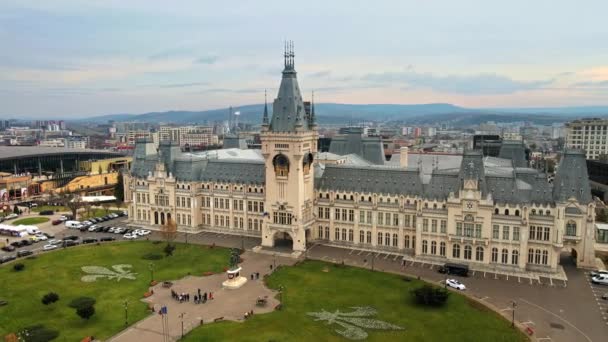 Romanya Nın Iasi Kentindeki Merkez Binaların Hava Aracı Görüntüsü Önünde — Stok video
