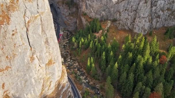 Vista Aérea Del Dron Naturaleza Rumania Cárpatos Montañas Carretera Con — Vídeos de Stock