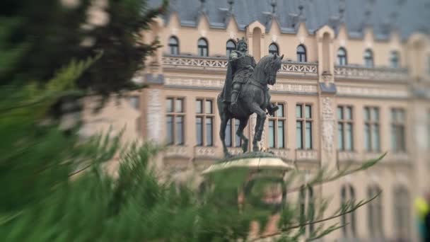 Vue Etienne Grande Statue Devant Palais Culture Iasi Centre Ville — Video