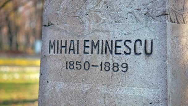 Mihai Eminescu Monument Copou Park Iasi Rumänien — Stockvideo