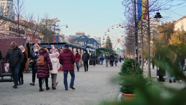 Iasi Rumänien December 2021 Stadsbilden Centrum Flera Vandrande Människor Gata — Stockvideo