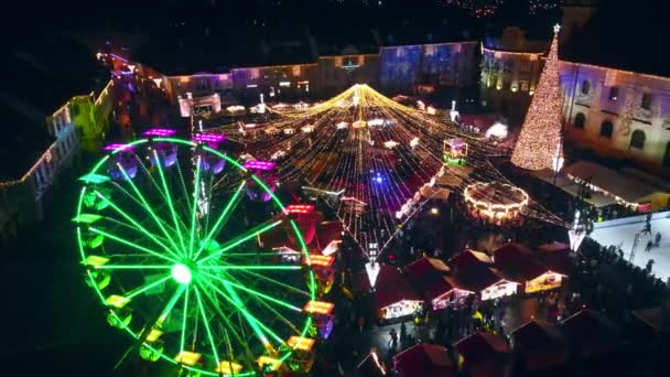 Flygdrönare Utsikt Över Big Square Sibiu Natten Rumänien Gamla Stadskärnan — Stockvideo