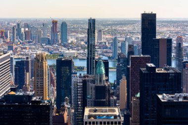 New York şehir merkezine ABD 'nin bakış açısından bak. Çoklu gökdelenler, Doğu Nehri