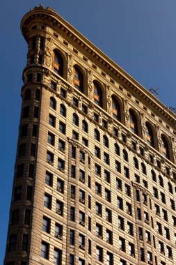 New York şehir merkezindeki Flatiron Binası cephesinin yakın görüntüsü, ABD