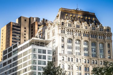 New York şehir merkezi, ABD. İmparatorluk tarzı modern ve eski binalar