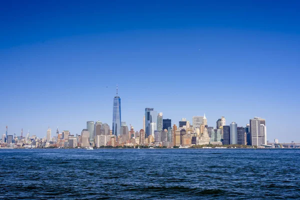 Cityscape Manhattan Ferry Boat New York Usa Vários Arranha Céus — Fotografia de Stock