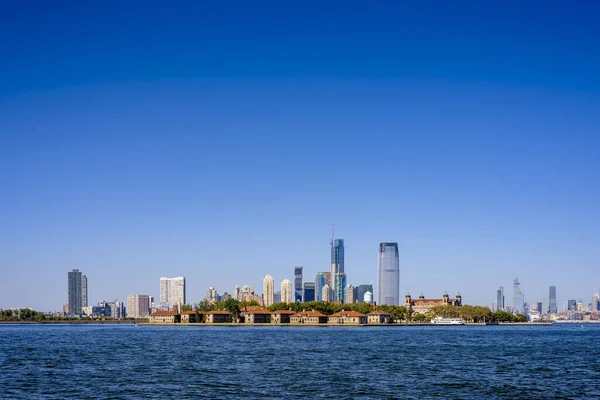 Cityscape New York Liberty Island Eua Arranha Céus Barco Balsa — Fotografia de Stock