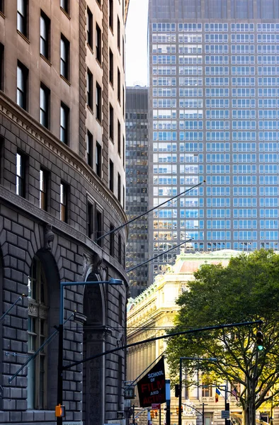New York Usa Wrzesień 2019 Ulica Miasta Wiele Budynków Drapacze — Zdjęcie stockowe
