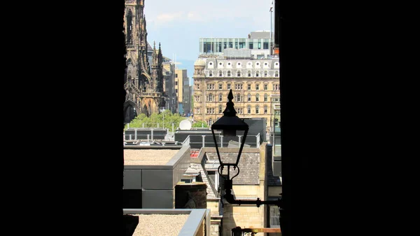 Över Historiska Centrum Edinburgh Storbritannien Gamla Byggnader Och Katedral Tak — Stockfoto