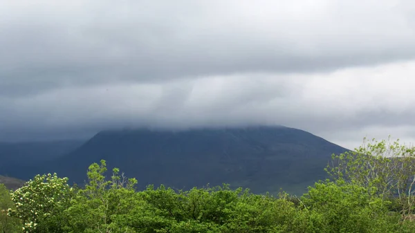 Pohled Povahu Skotska Spojené Království Hills Covered Sparce Vegetation Cloudy — Stock fotografie