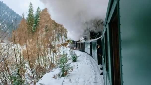 기관차 안에서 겨울에 루마니아 — 비디오