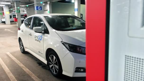 Chisinau Moldova January 2022 Charging Nissan Leaf Parking — 图库视频影像