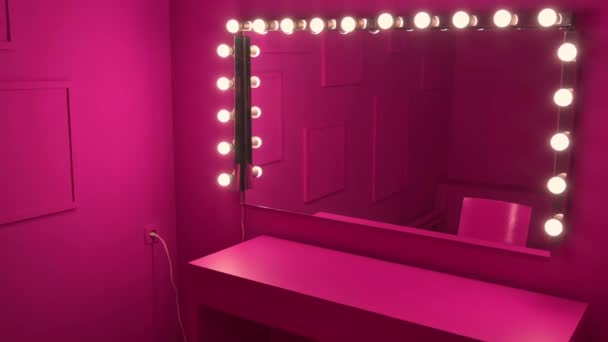 Studio Pink Walls Furniture Mirror Lamps — Stock Video