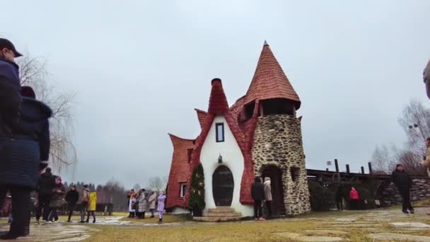 Πορumbacu Sus Ρουμανια Δεκεμβριοσ 2021 Πηλός Κάστρο Fairy Valley Τουρίστες — Αρχείο Βίντεο