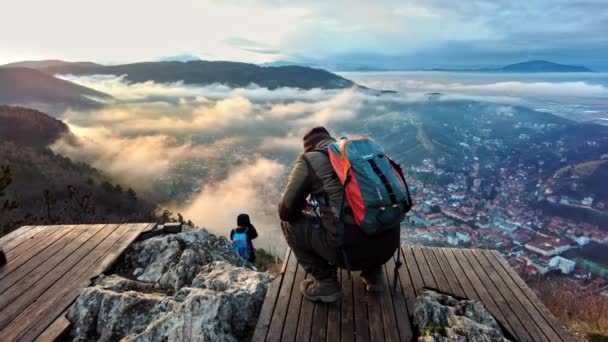 Brasov Rumania Diciembre 2021 Mirador Con Los Turistas Vista Brasov — Vídeos de Stock