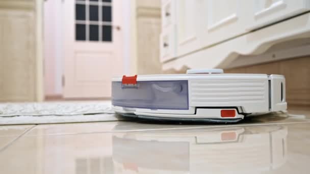 Working Robotic Vacuum Cleaner Home Moving Tile Floor — Stock Video