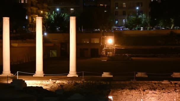 Escavações Gregas Antigas Noite Saloniki Com Luzes Noturnas Edifícios Residenciais — Vídeo de Stock