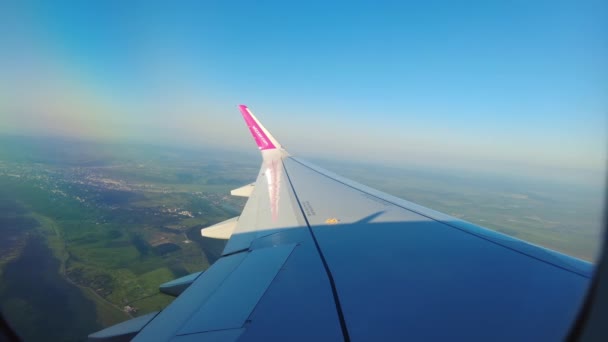 Barcelona España Junio 2021 Vista Del Ala Del Avión Volador — Vídeo de stock