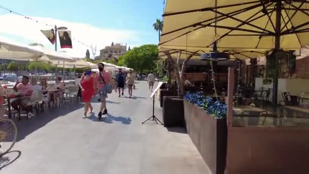 Barcelona Spain June 2021 Embankment Street Walking People Greenery Cafes — Stock Video