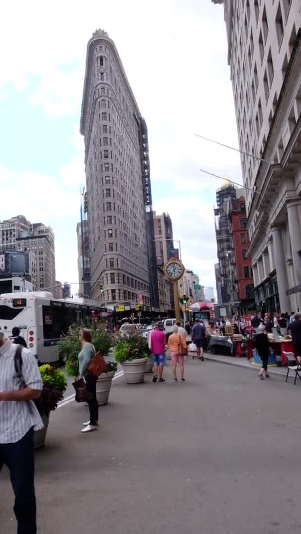 Nueva York City Usa Septiembre 2019 Peculiaridad Triangular Del Edificio — Vídeo de stock