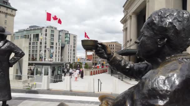 Ottawa Canada August 2019 Monument Two Canadian Citizens One Holding — Stock Video