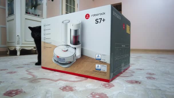 Chisinau Moldova February 2022 Roborock Robotic Vacuum Cleaner Box Home — 图库视频影像