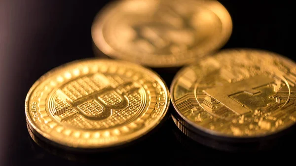 Criptomonedas Físicas Monedas Oro Bitcoin — Foto de Stock